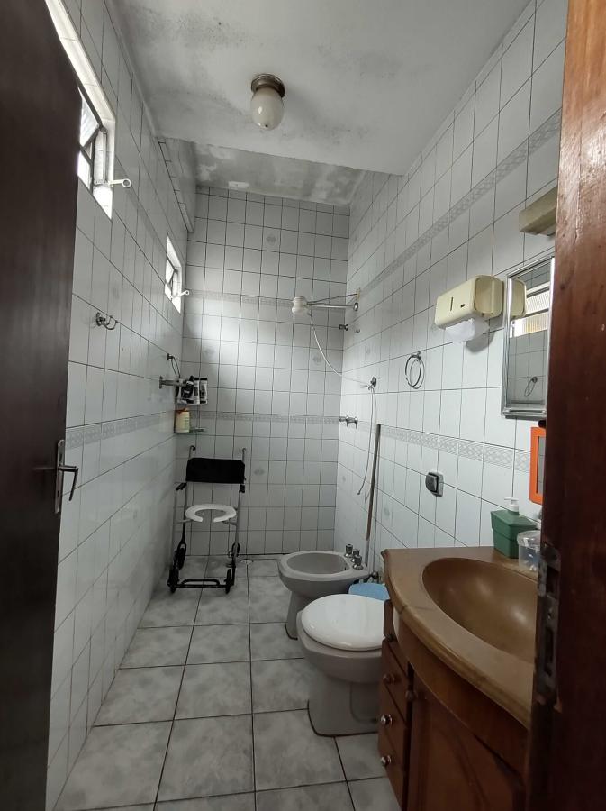 Casa para Venda em Guarulhos, Centro, 4 dormitórios, 2 banheiros, 4 vagas - RC Imóveis à Venda - Aluguel e Venda de Imóveis